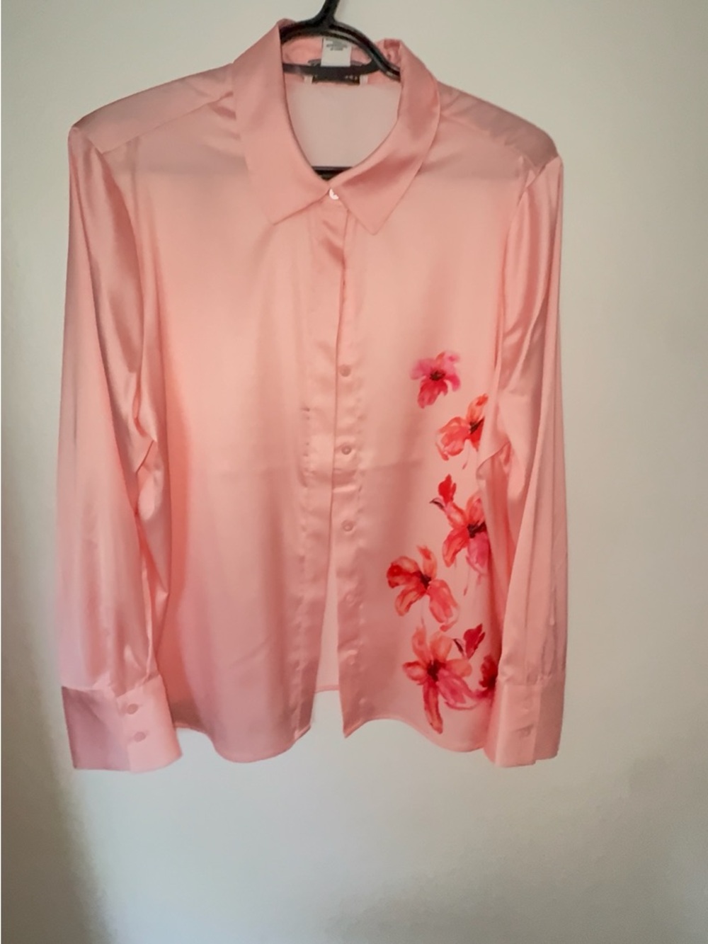 Women's Pink Floral Satin Button-Up Blouse